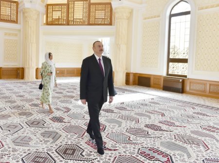 Prezident və xanımı məscidin açılışında - Seçkidən sonra ilk