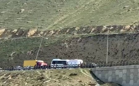  SON DƏQİQƏ: Bakıda avtobus dirəyə çırpıldı - YARALANANLAR VAR