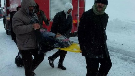 SON DƏQİQƏ: Prezidentin köməkçisi uçqun altında qaldı - FOTO