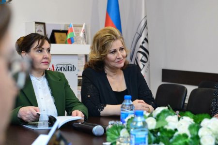 Mama-ginekoloq Firəngiz Rüstəmovanın yeni kitabının təqdimatından REPORTAJ / FOTOLAR