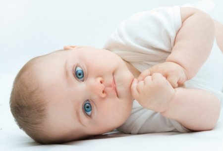 Tanınmış pediatr: Uşaq bezləri oğlanlar üçün tam ziyansızdır