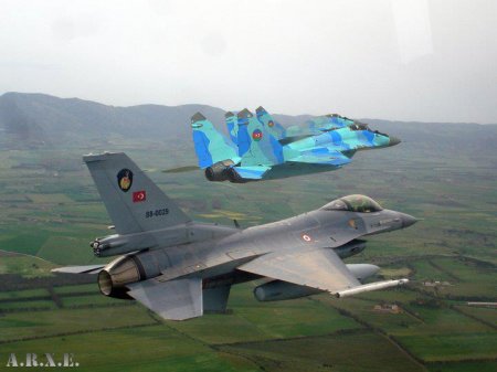 SON DƏQİQƏ: Türkiyəyə məxsus F-16lar Ermənistan sərhədlərində uçuşlara başlayıb - ANBAAN VİDEO