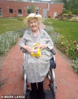 107 yaşlı qadın uzun ömürlülüyünün sirrini açdı - FOTO