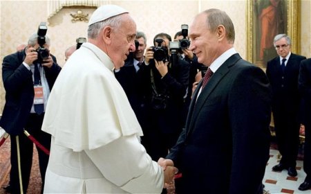 Putinlə görüşməyə hazıram - Papa