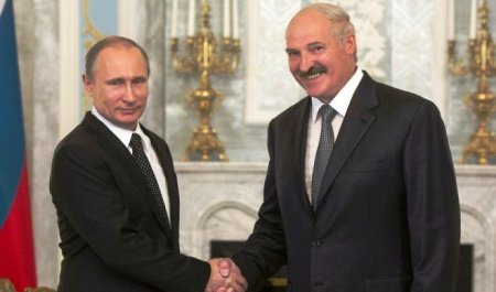 Lukaşenko: Putinlə razılaşdım, nüvə silahı istəyəcəm!