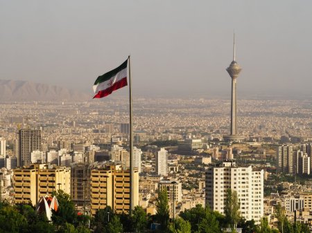 TƏCİLİ! İranda həyəcan siqnalı verildi: Hərbi obyektlərdə PARTLAYIŞLAR BAŞLADI