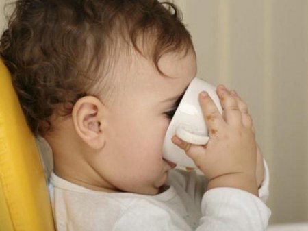 Pediatr: Uşağı şirin çayla böyütmək olmaz!