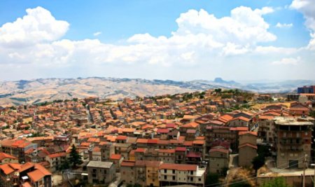 Bu qəsəbəyə köçənlərə havayı EV VERİLƏCƏK - FOTOLAR