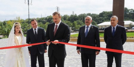 İlham Əliyevin açılışını etdiyi olimpiya kompleksi SÖKÜLÜR
