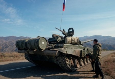 Ermənistandakı rus bazasına HÜCUM EDİLDİ - YARALILAR VAR