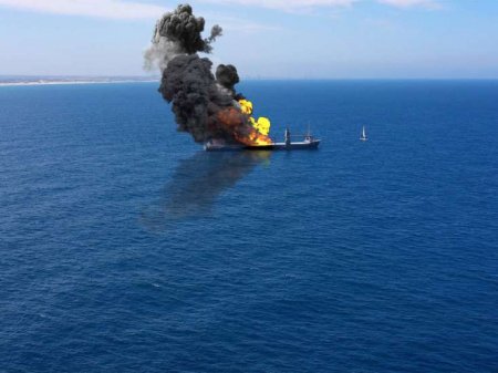 Rusiya Qara dənizdə 3 gəmini vurdu: Bölgə mühasirəyə alınıb
