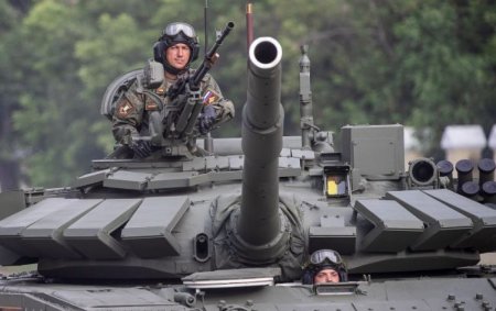 Belarus tankları və PDM-ləri anbardan çıxardı - NƏ BAŞ VERİR?