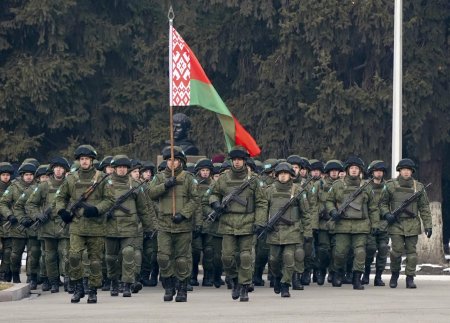 Belarus ELAN ETDİ: ordu hazırdır, sərhədimizi keçsələr...