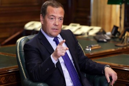 Medvedev Britaniyanı “əbədi düşmən” adlandırdı