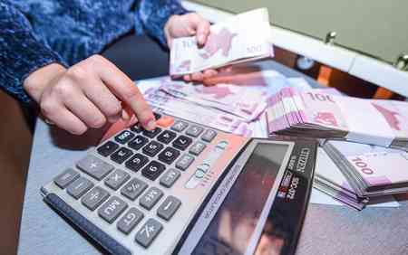 Azərbaycanda manatla verilmiş kreditlər bahalaşdı