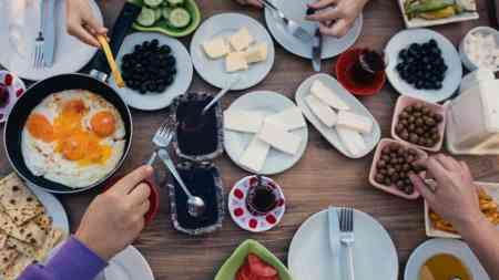 Səhər yeməyində bunları heç vaxt yeməyin: Zərərli 5 qida