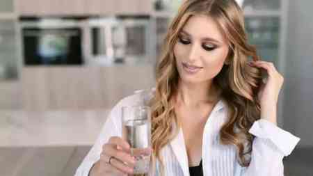 Saç tökülməsinin gözlənilməz səbəbi: Qidalanma və vitamin çatışmazlığı