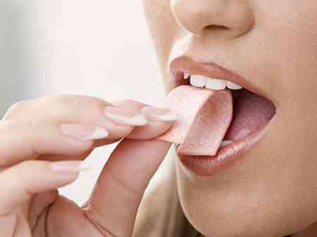 Çox saqqız çeynəmək dişlərdəki plombları boşaldır