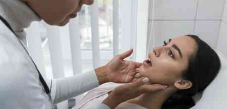 Üzün bir tərəfinin keyiməsi - Niyə baş verir?